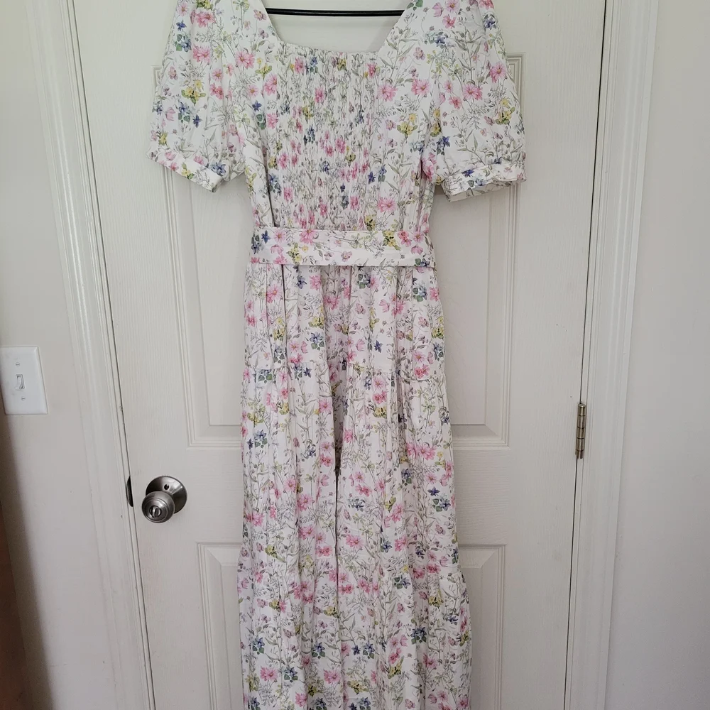 Versa Everywhere Dress With Nursing Zippers In Sweet Wildflowers - Picture 4 of 9
